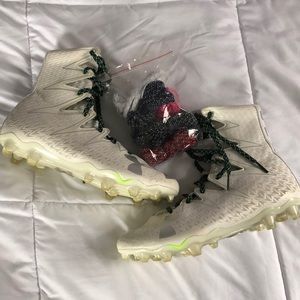 EUC Under Armour Highlight Cleats